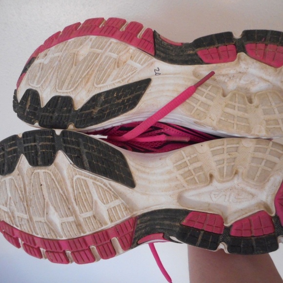 Fila Womens Pink / Black Athletic Shoes Sneakers - Picture 8 of 8